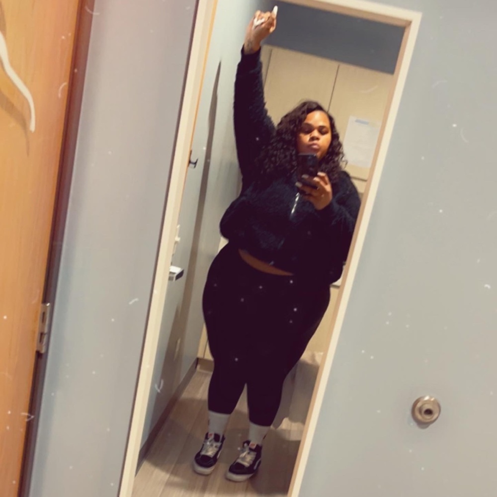 Meet your Posher, Issa